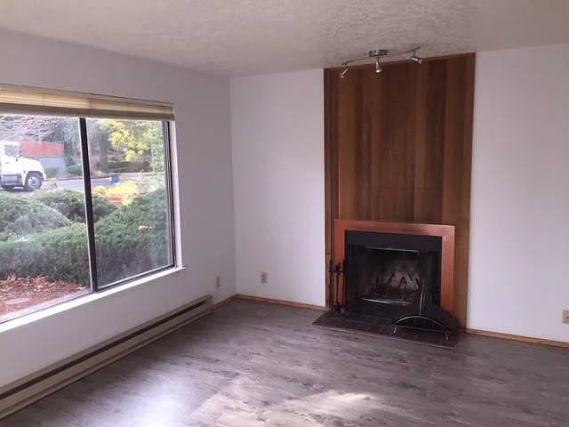 4239 SE Ivon St — Photo 3