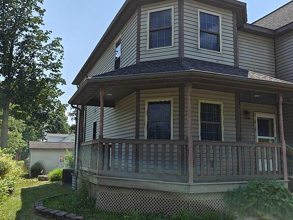 3rd image of 22301 Forest Ave