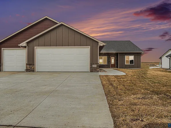6000 W McKinley Cir, Sioux Falls, SD 57107