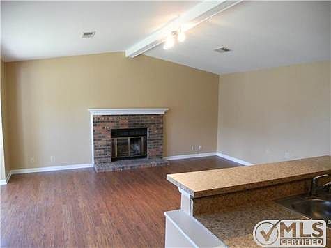 2nd image of 3012 Casa Dr