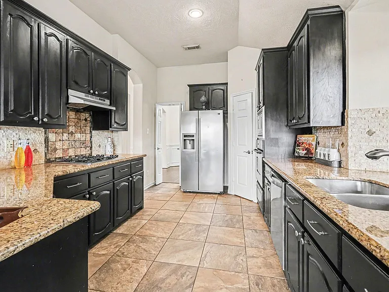 16434 Redcrest Dr — Photo 11