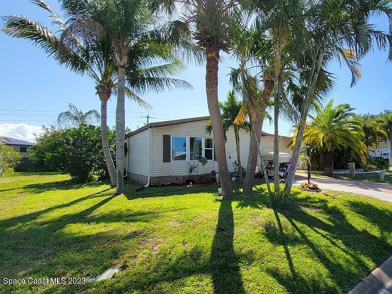 1st image of 622 Amaryllis Dr