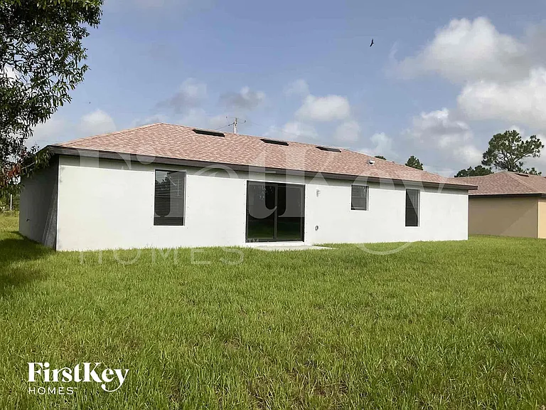 755 Puccini Ave S — Photo 16