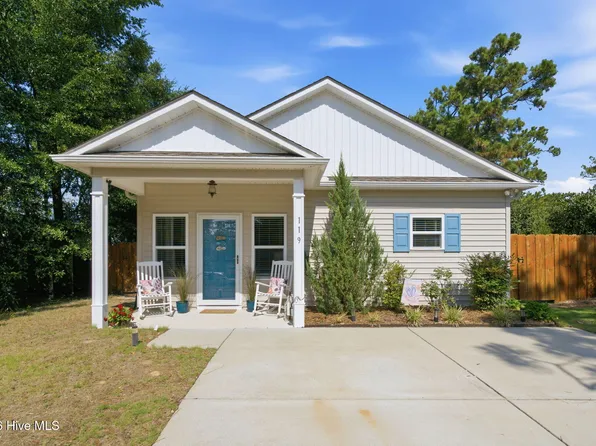119 NE 11th Street, Oak Island, NC 28465