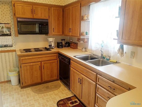 4th image of 17 Santus Dr