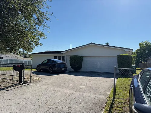 13425 NW 2nd Ave Photo 1