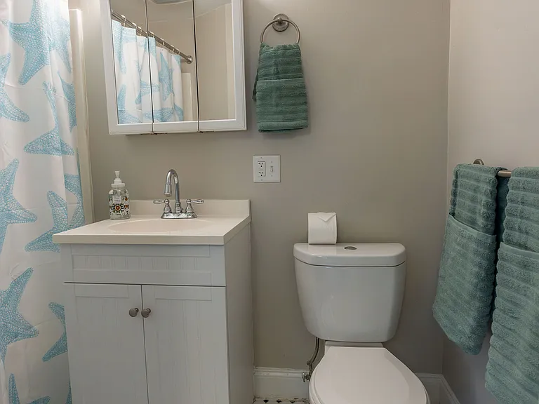 20-22 Lafayette Rd #2 — Photo 8