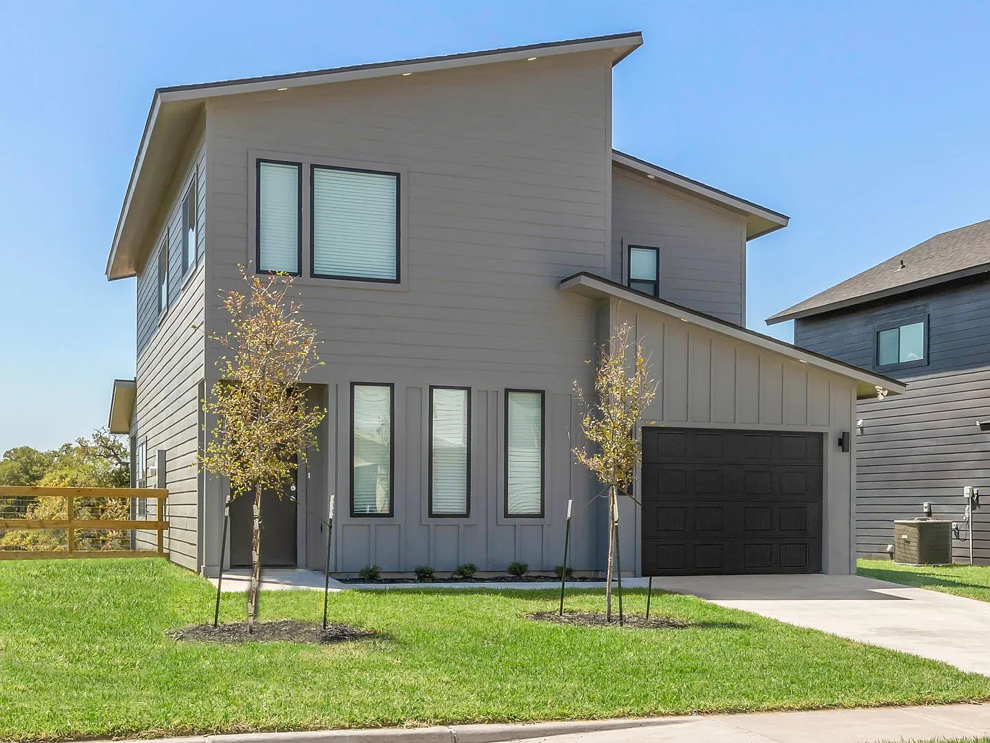 Pre-leasing Fall 2027 South College Station Home — Photo 2