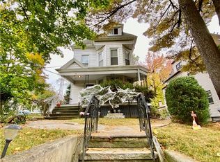 30 Linden Pl, New Rochelle, NY 10801