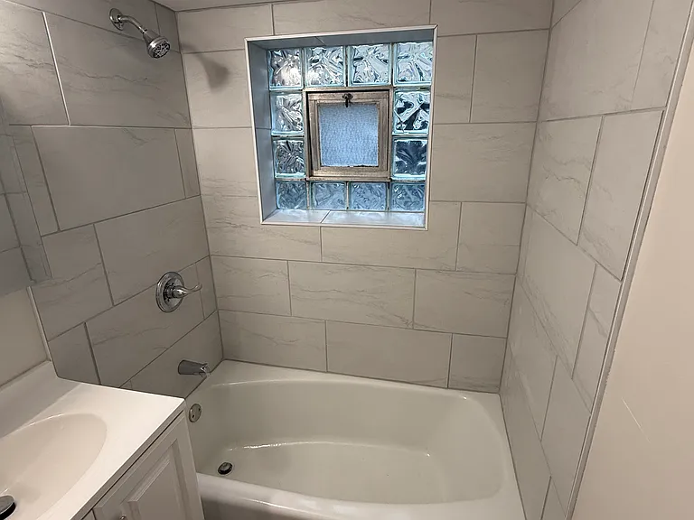 8952 White Oak Ave #4 — Photo 6