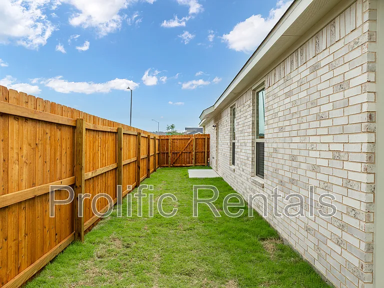 5101 Rose Petal Ct #1 — Photo 24