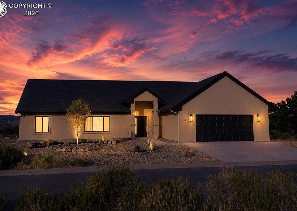 1st image of 14 Sunrise Mesa Cir