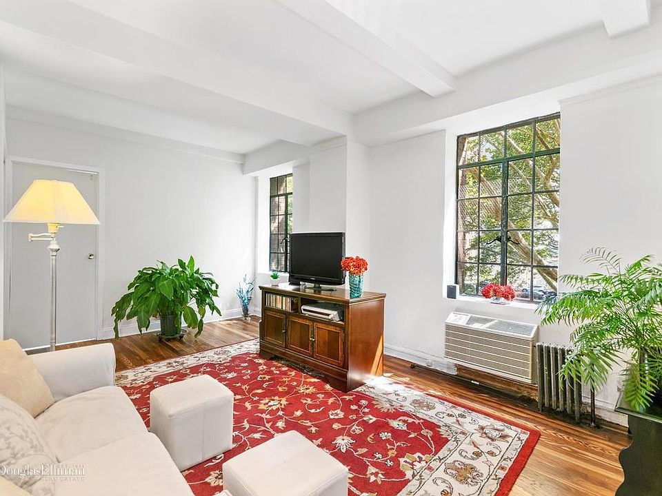 1st image of 320 E 42nd St APT 501