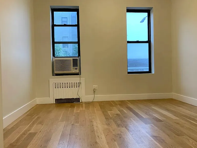 338 Melrose St #2R — Photo 6