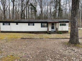 15 E Cumberland Rd, Camden, TN 38320