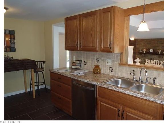 3rd image of 5325 Alva Ave