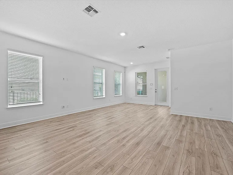 6782 Arnoldson St — Photo 21