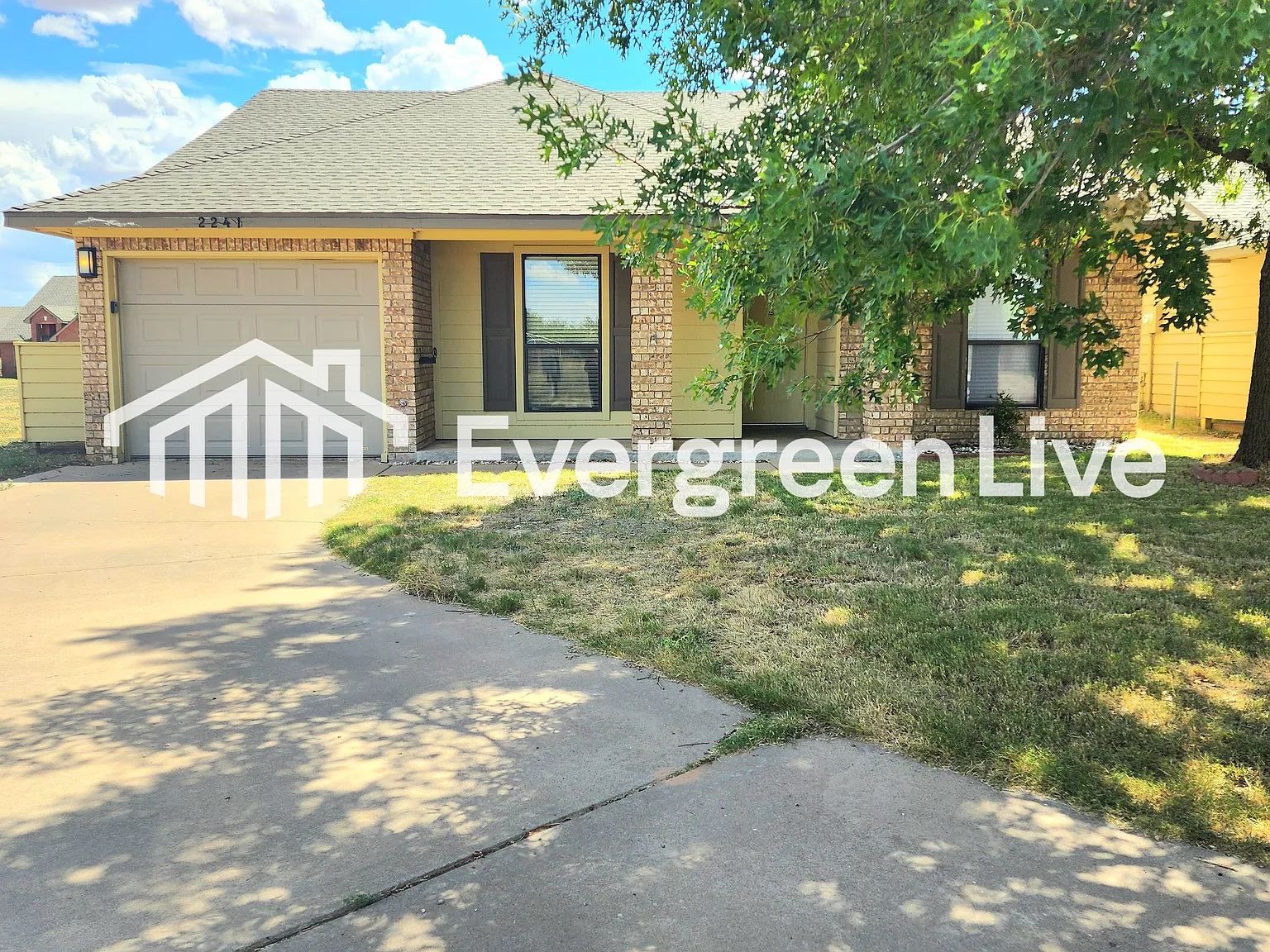 3 bed, 2.0 bath, 1850 sqft, $1,145 — Photo 1