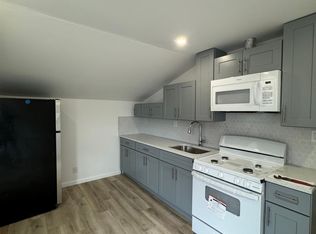 48 Palm St APT 2, Lindenhurst, NY 11757