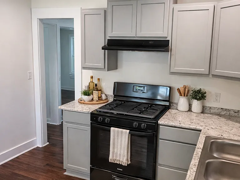 910 N Hodge St — Photo 19