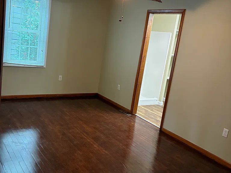 255 McKnight St — Photo 15