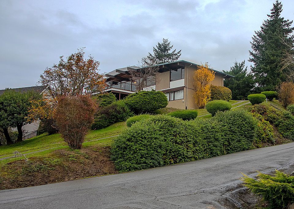 1st image of 1401 Scenic Dr NE