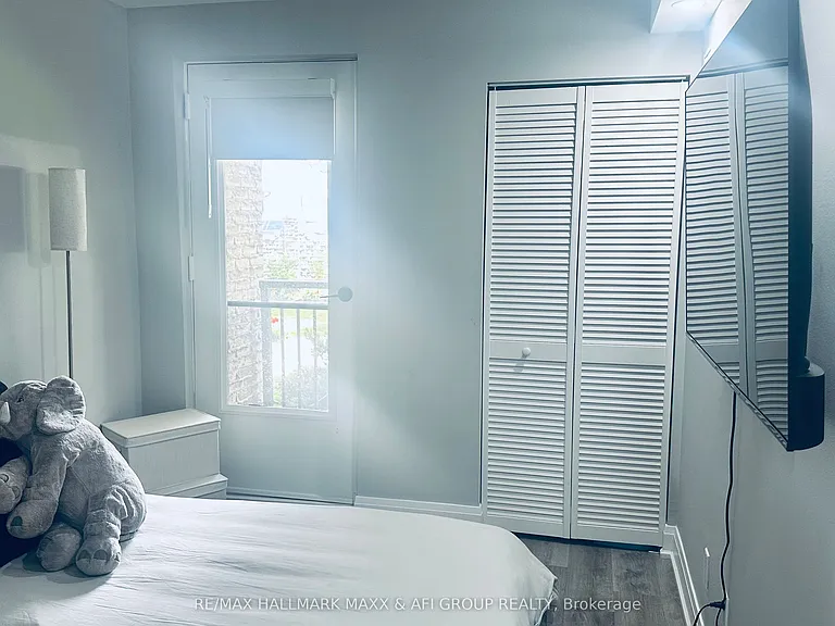 15390 Yonge St #201 — Photo 32