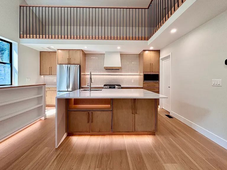 2159 Ash St — Photo 4