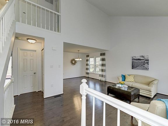 4th image of 9 Mustang Hill Ct