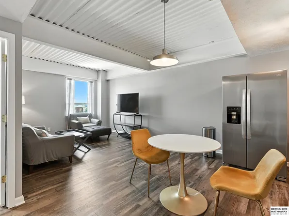 105 N 31st Ave APT 407, Omaha, NE 68131