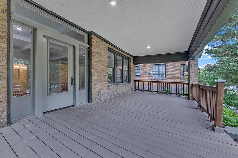 4 bed, 3.0 bath, 3132 sqft, $3,299 — Photo 4