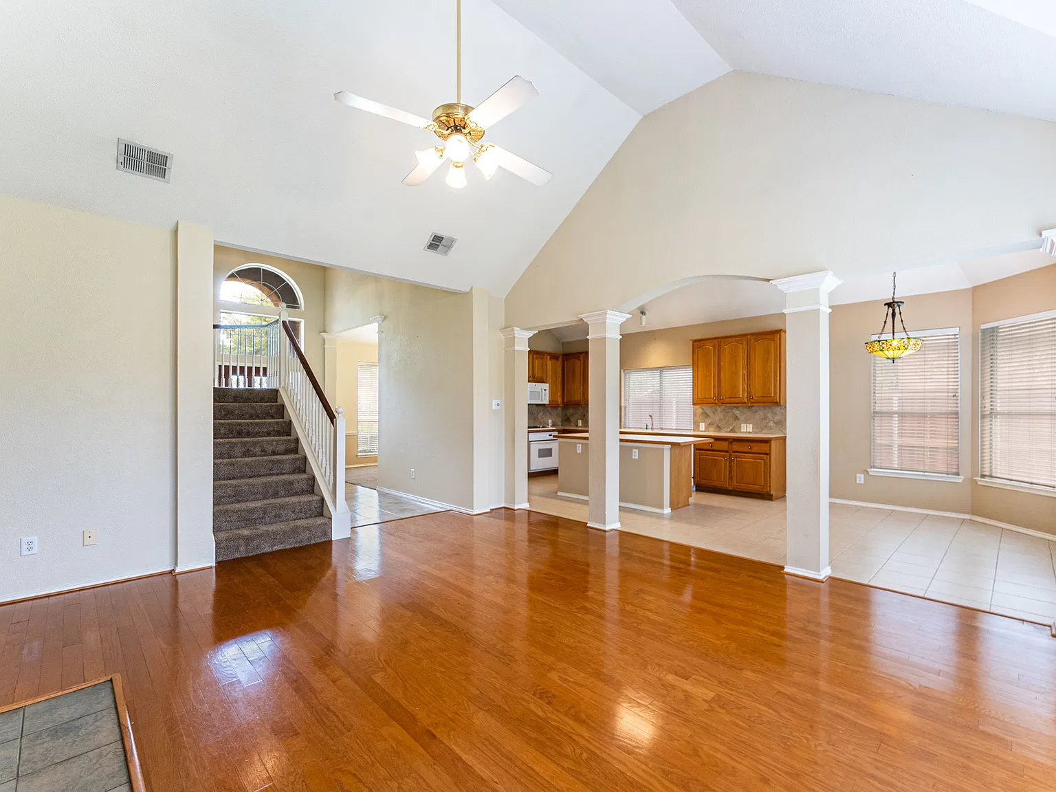4 bed, 2747 sqft, $3,575 — Photo 3
