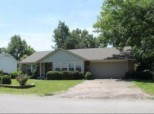 925 W Beech St, Independence, KS 67301