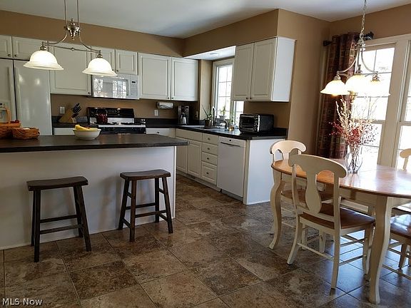 5th image of 19312 Blue Spruce Dr
