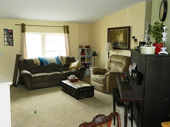 5th image of 736 W Buford Ave