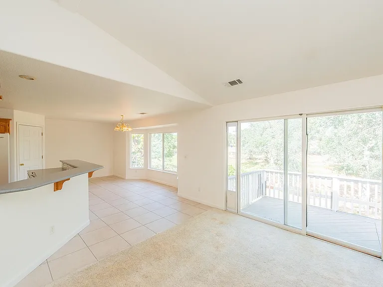 188 Woodcliff Dr — Photo 2