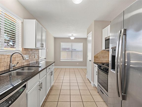 4th image of 19342 Montclair Meadow Ln
