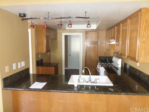 5th image of 2446 Saratoga Ln