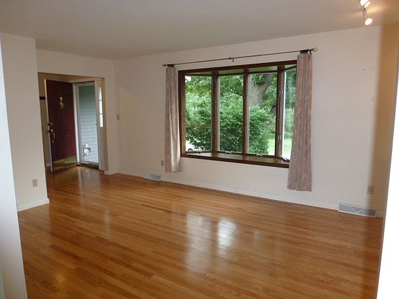 5th image of 771 Westmoreland Dr
