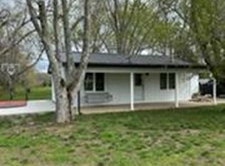 17648 E Liberty Rd, Mount Vernon, IL 62864