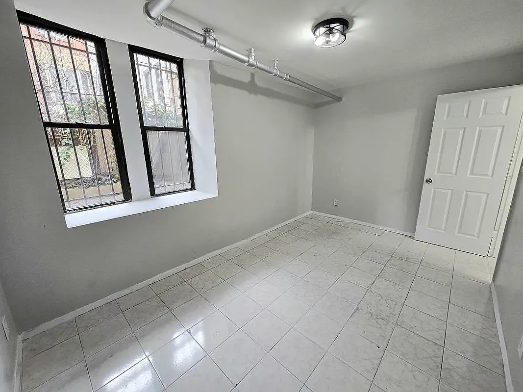 Building Photo - 1141 Bergen St #B