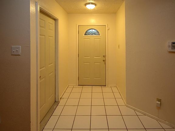 3rd image of 6611 Villarreal Dr