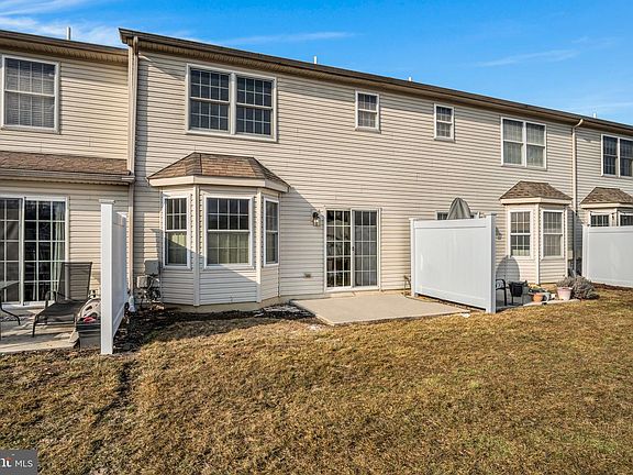 5th image of 227 Silver Leaf Rdg