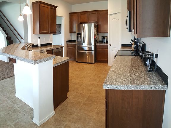 5th image of 630 Pikes Peak Dr