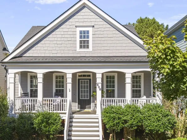 608 Skygrove Dr, Holly Springs, NC 27540