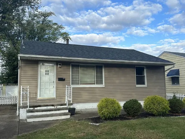 3722 West Blvd, Cleveland, OH 44111