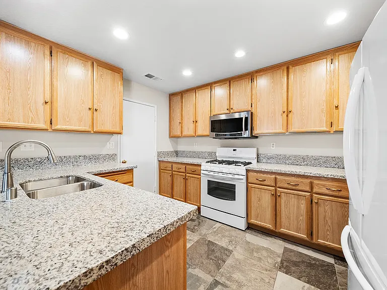 40609 Corte Albara — Photo 10