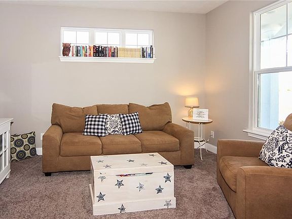 4th image of 4831 Myrtle Dr