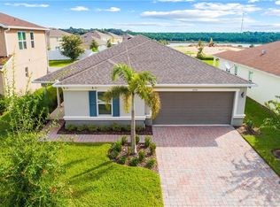 3236 Bayou Ln, Tavares, FL 32778