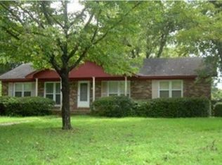 2110 Princeton Dr, Albany, GA 31707